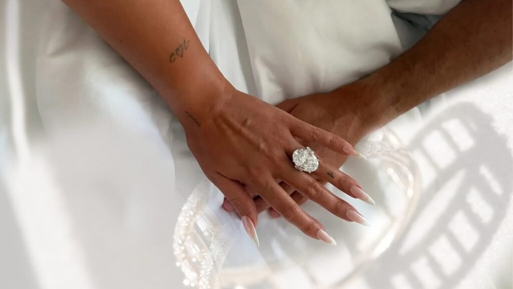 Taylor Swift engagement ring